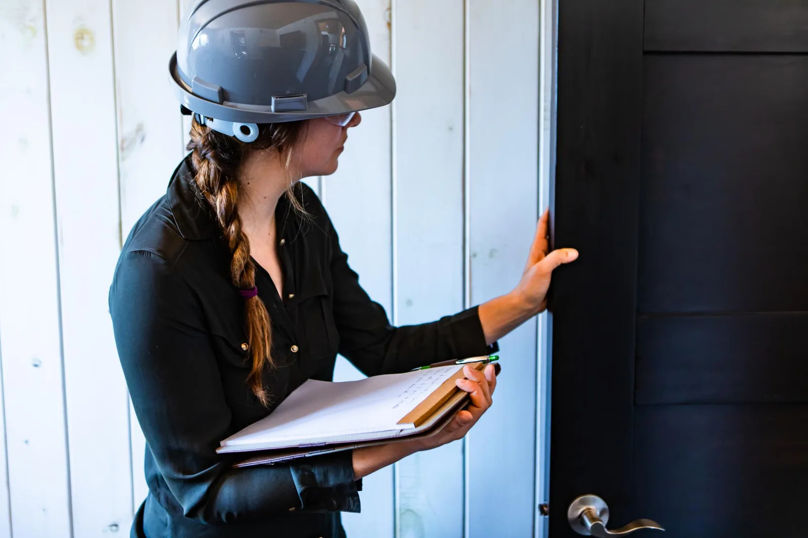 Pre-delivery inspection workflow on a construction project